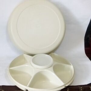 Tupperware 7 Compartment Veggie, Chip & Dip 14" Sturdy Covered Bowl USA